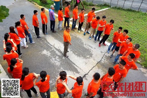 北京拓展訓(xùn)練公司專業(yè)的培訓(xùn)師團(tuán)隊(duì)